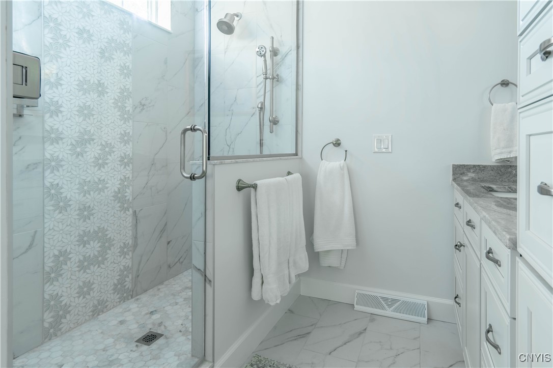 21277 Fox Ridge Road Watertown Town, NY 13601 - Photo 29 of 50 Primary Bath