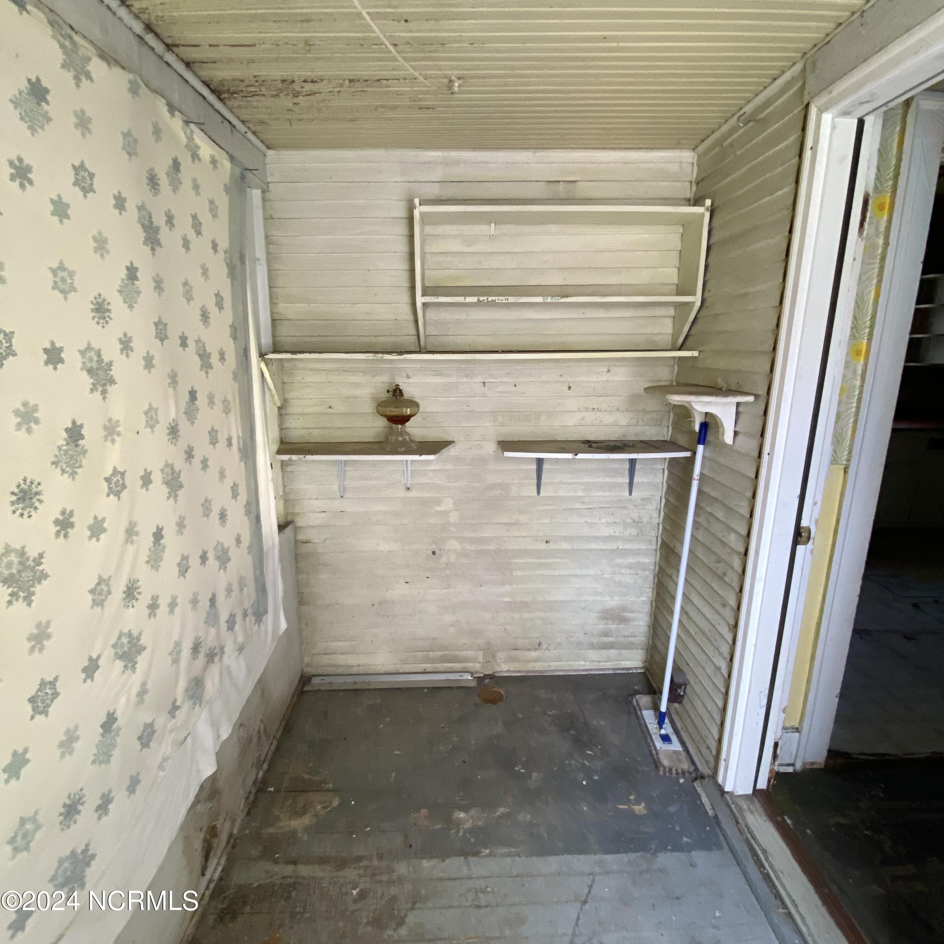 704 Perry Street Kinston, NC 28501 - Photo 14 of 27 IMG_4179