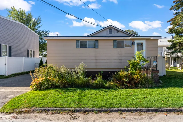 $600,000 | 5 Carll Avenue, Old Orchard Beach, ME 04064