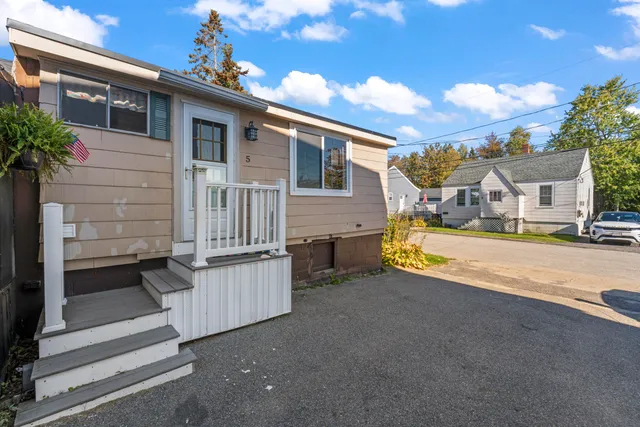 $600,000 | 5 Carll Avenue, Old Orchard Beach, ME 04064