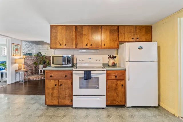 $600,000 | 5 Carll Avenue, Old Orchard Beach, ME 04064