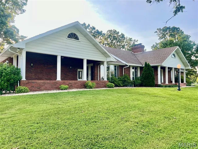 $699,900 | 20325 Highway 5, Lebanon, MO 65536