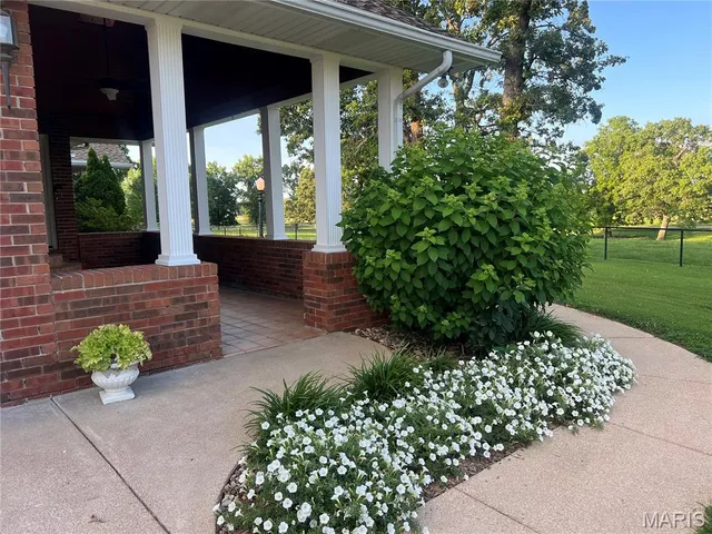 $699,900 | 20325 Highway 5, Lebanon, MO 65536