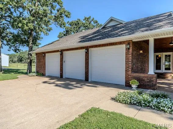 $699,900 | 20325 Highway 5, Lebanon, MO 65536