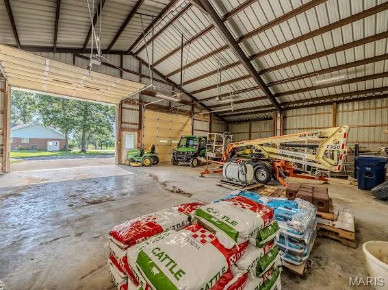 $699,900 | 20325 Highway 5, Lebanon, MO 65536