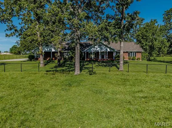 $699,900 | 20325 Highway 5, Lebanon, MO 65536
