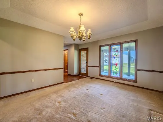 $699,900 | 20325 Highway 5, Lebanon, MO 65536