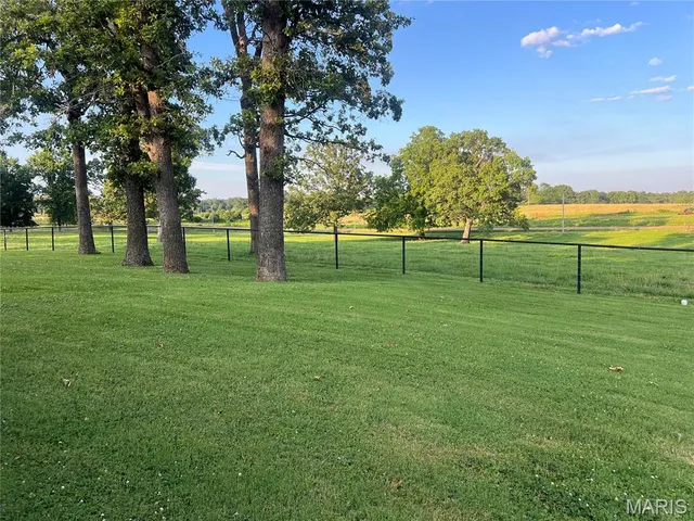 $699,900 | 20325 Highway 5, Lebanon, MO 65536
