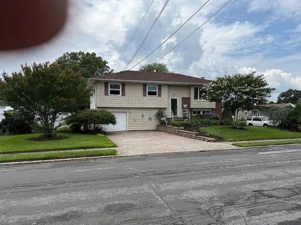 $749,999 | 10 Homer Avenue, Deer Park, NY 11729