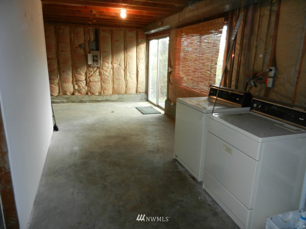 9065 Renton Avenue South Seattle, WA 98118 - Photo 18 of 19 Gallery Image 18