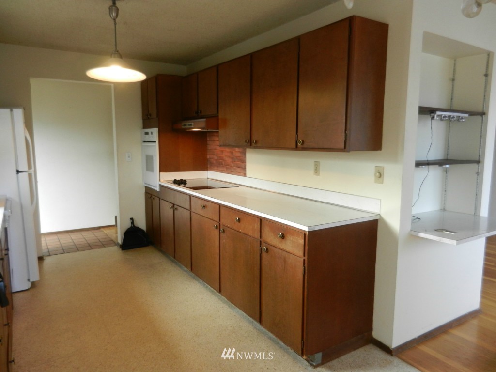 9065 Renton Avenue South Seattle, WA 98118 - Photo 5 of 19 Gallery Image 5
