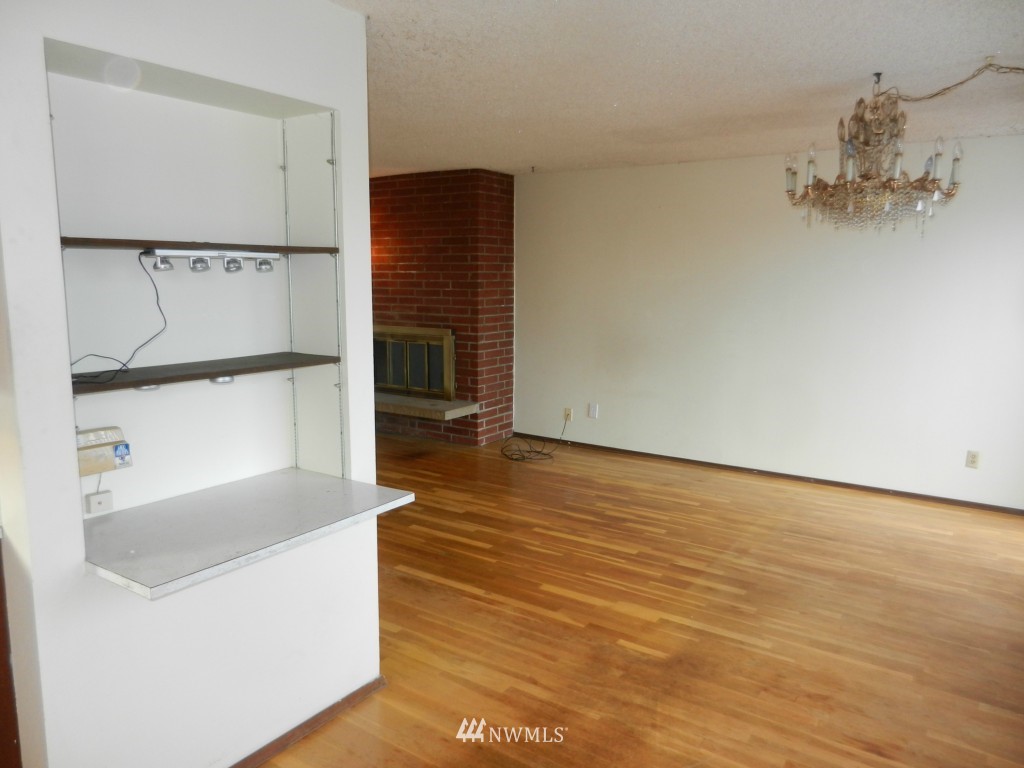 9065 Renton Avenue South Seattle, WA 98118 - Photo 7 of 19 Gallery Image 7