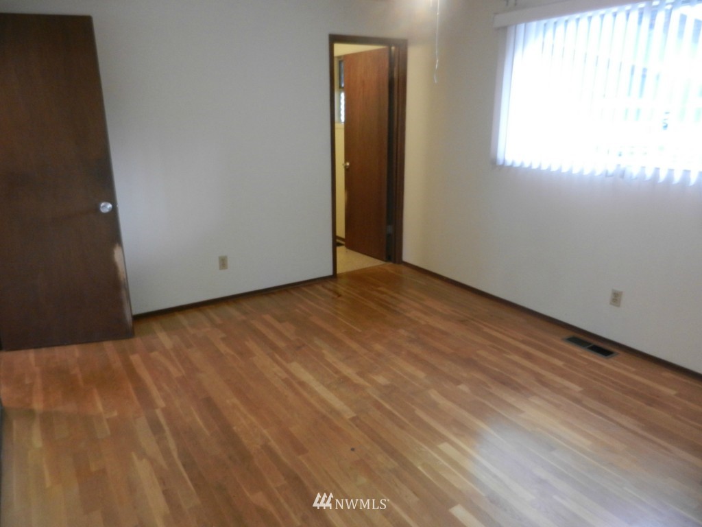 9065 Renton Avenue South Seattle, WA 98118 - Photo 9 of 19 Gallery Image 9