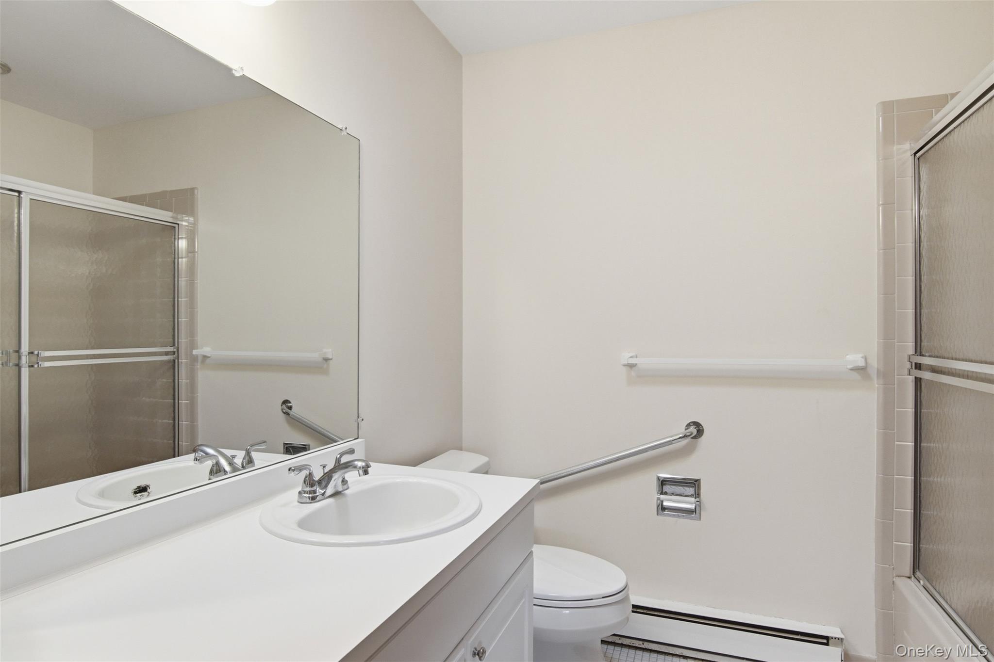 150 Eastbourne Court, Unit B Ridge, NY 11961 - Photo 18 of 33 Full bath with tub