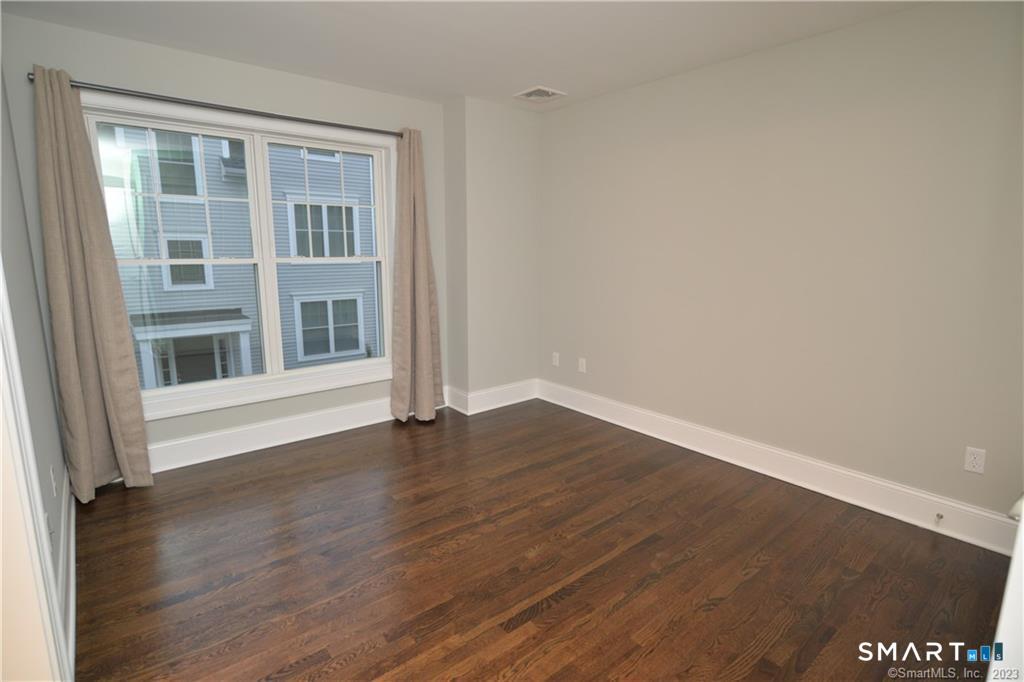 115-71 Colonial Road Stamford, CT 06906 - Photo 17 of 29