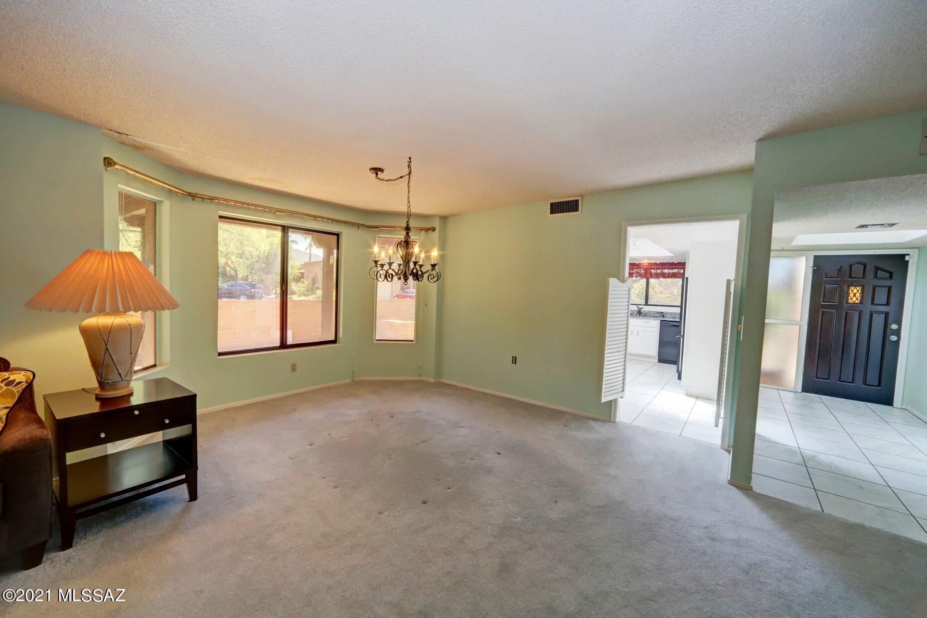 8449 North Coral Ridge Loop Tucson, AZ 85704 - Photo 11 of 36