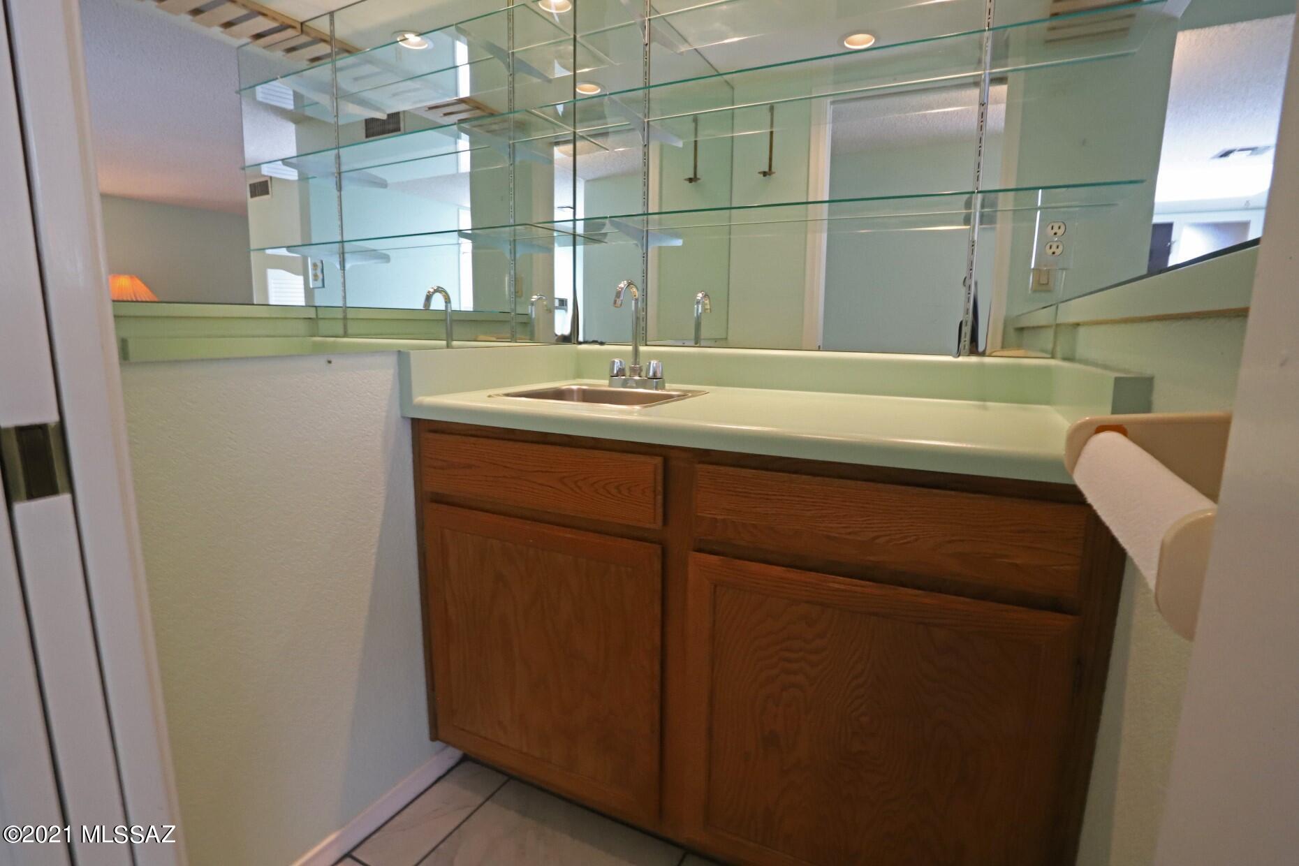 8449 North Coral Ridge Loop Tucson, AZ 85704 - Photo 12 of 36