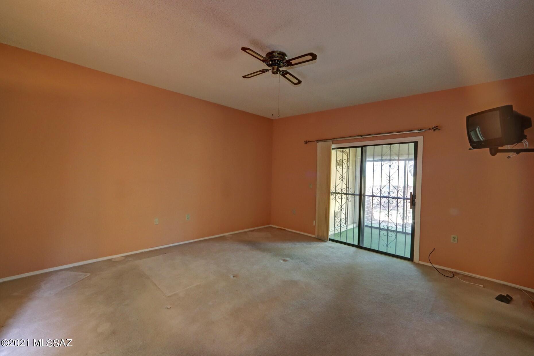 8449 North Coral Ridge Loop Tucson, AZ 85704 - Photo 18 of 36