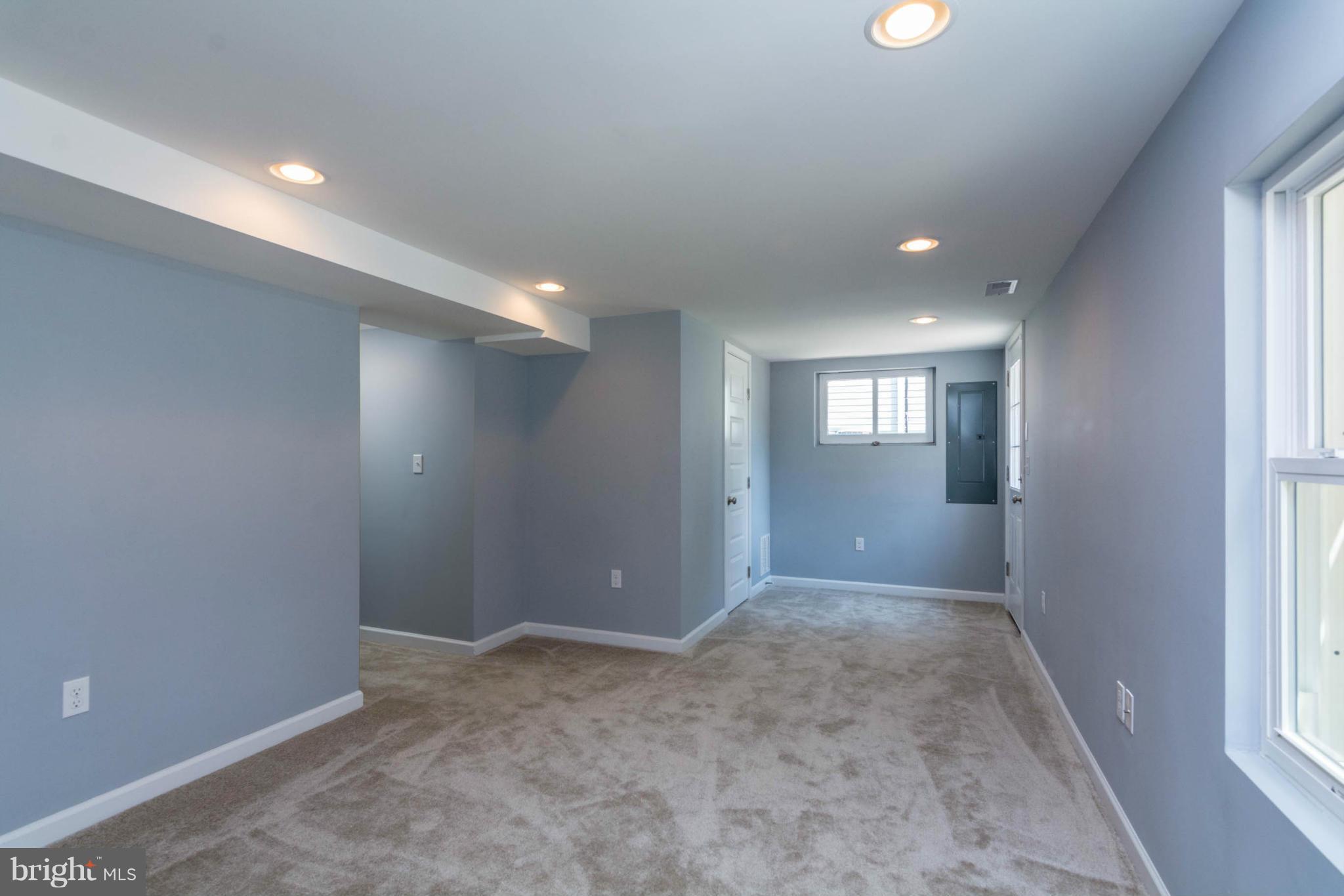 315 East Maple Road Linthicum Heights, MD 21090 - Photo 27 of 30 an empty room with windows and closet