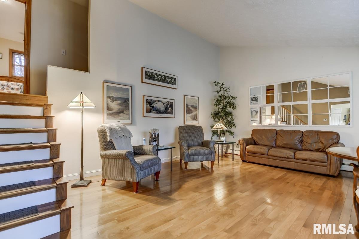 2429 Churchill Road Springfield, IL 62702 - Photo 2 of 30
