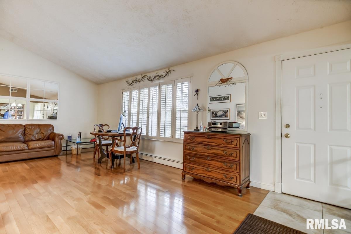 2429 Churchill Road Springfield, IL 62702 - Photo 5 of 30