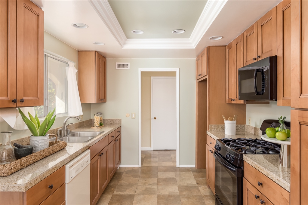 12720 Rios Road San Diego, CA 92128 - Photo 9 of 20