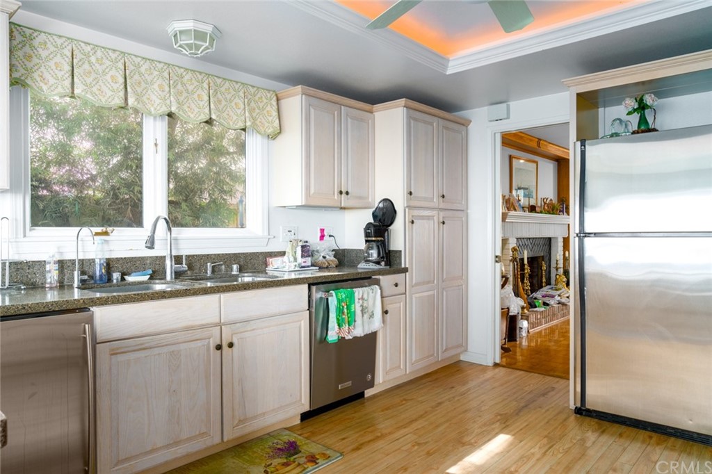 53 Goleta Point Drive Corona del Mar, CA 92625 - Photo 12 of 36 a living room with furniture