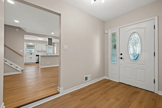 $2,800 | 1813 West Pheasant Trail, Mount Prospect, IL 60056