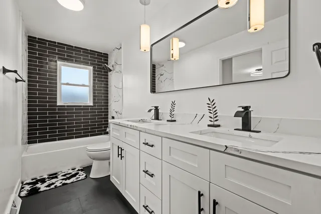 $2,800 | 1813 West Pheasant Trail, Mount Prospect, IL 60056