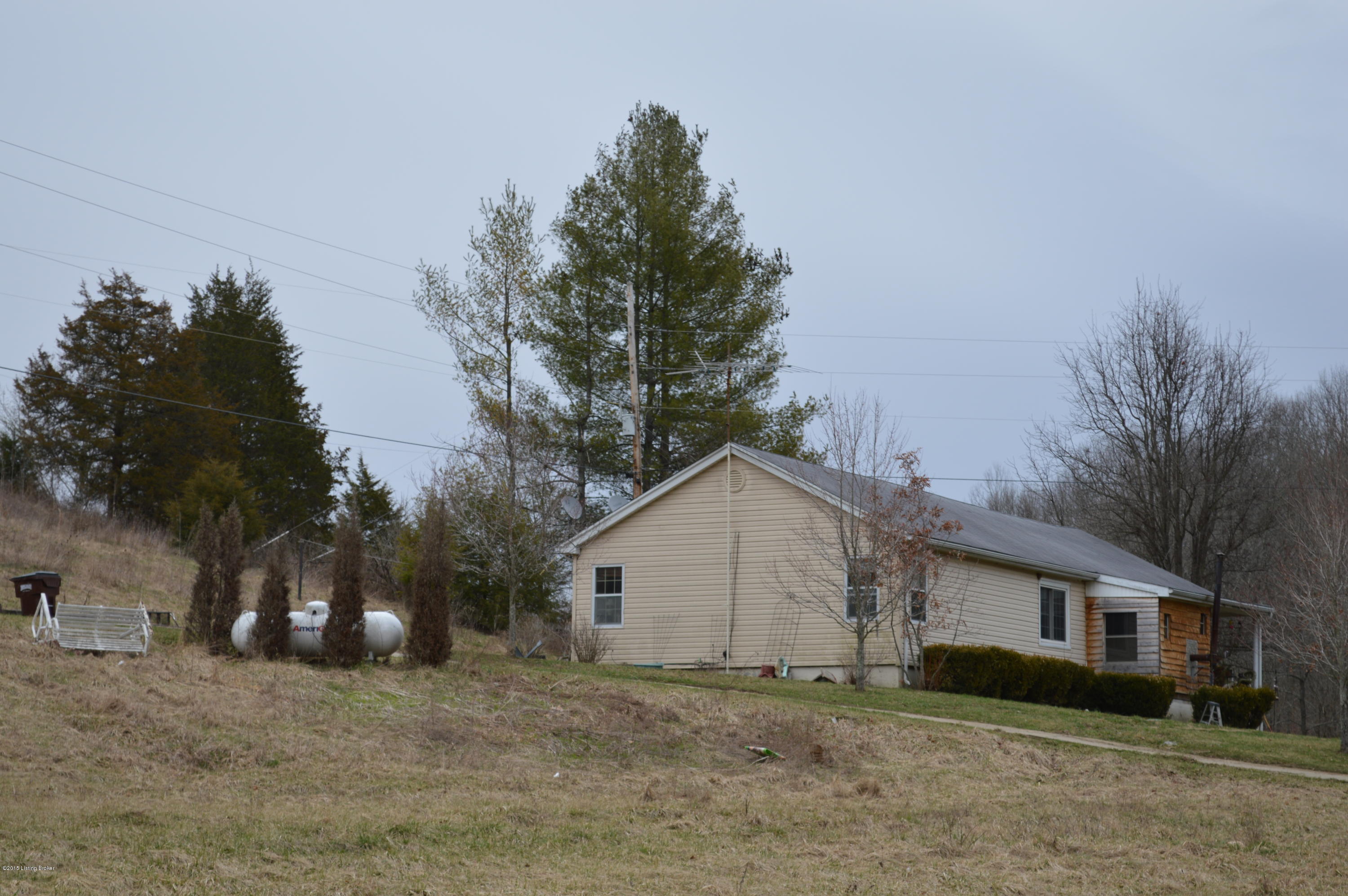 602 Gest Road Pleasureville, KY 40057 - Photo 3 of 14 DSC_0974.JPG