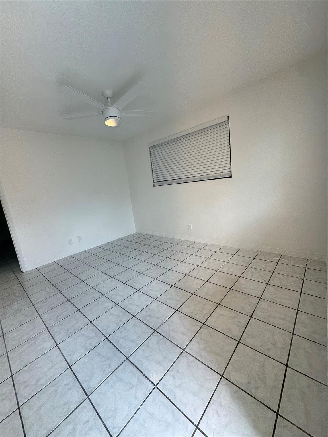 500 Nathan Hale Road, Unit 1 West Palm Beach, FL 33405 - Photo 4 of 8 a view of a room