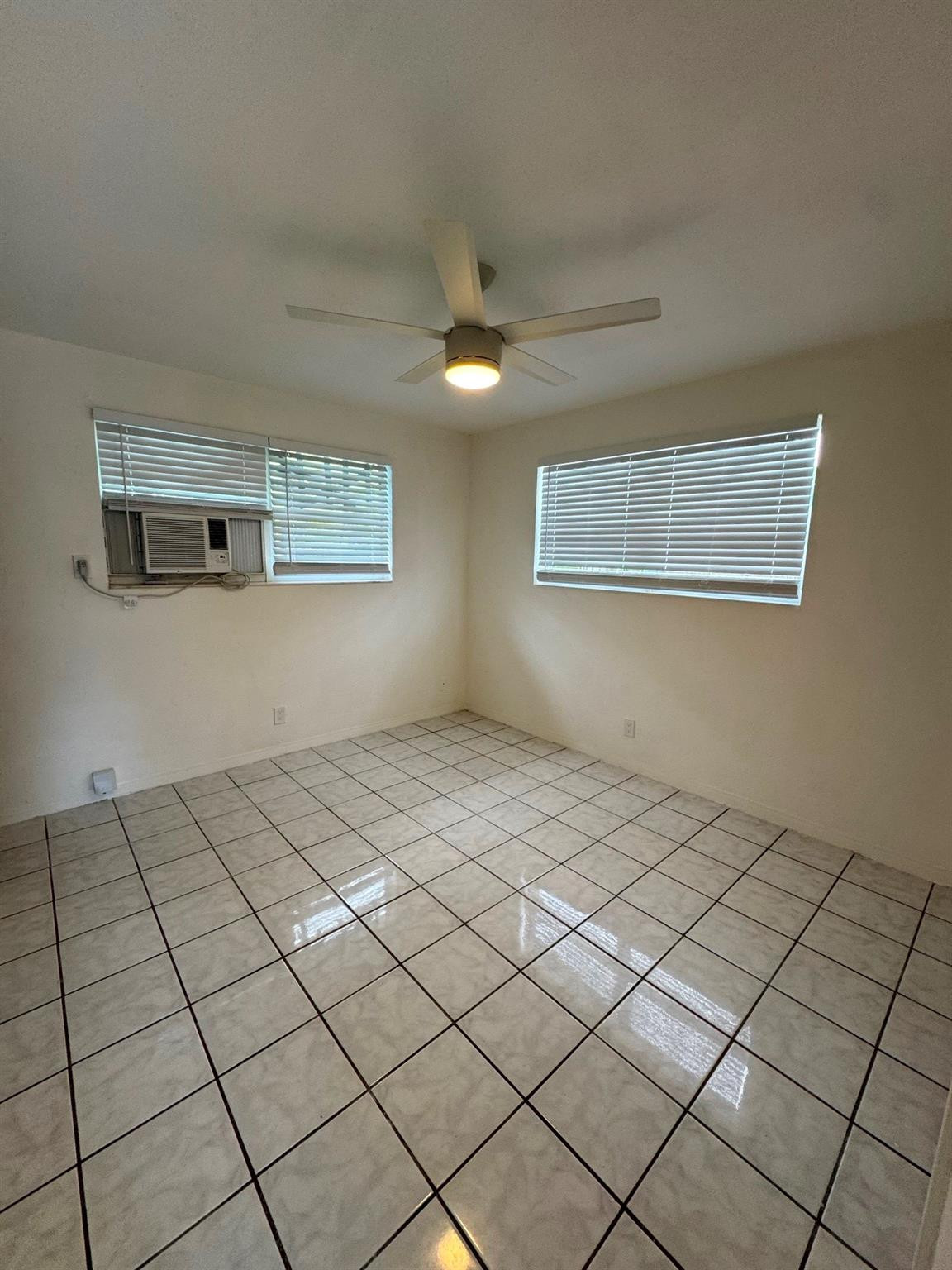 500 Nathan Hale Road, Unit 1 West Palm Beach, FL 33405 - Photo 6 of 8 a view of an empty room
