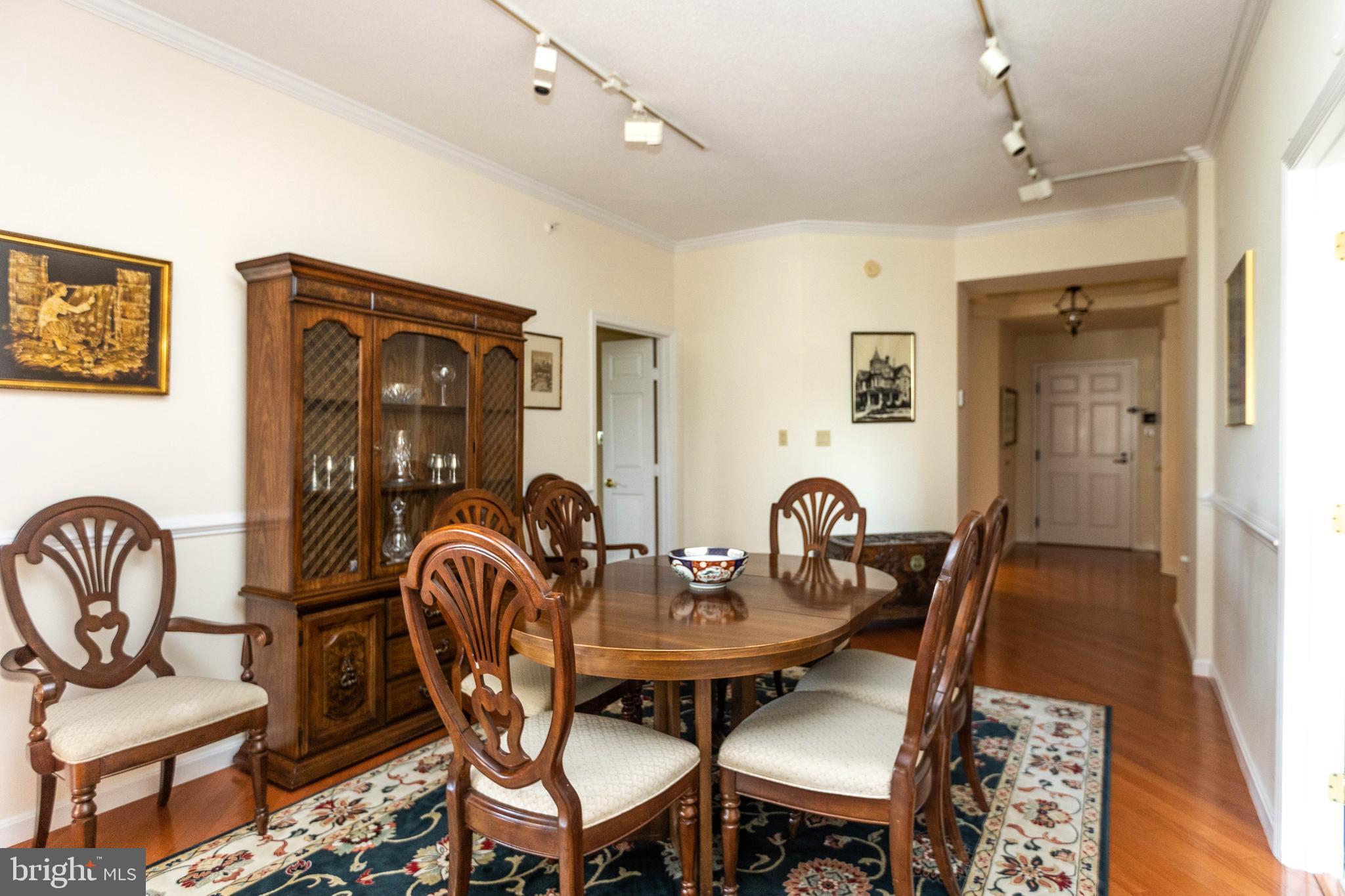 3801 Canterbury Road, Unit 816 Baltimore, MD 21218 - Photo 4 of 28 Dining room