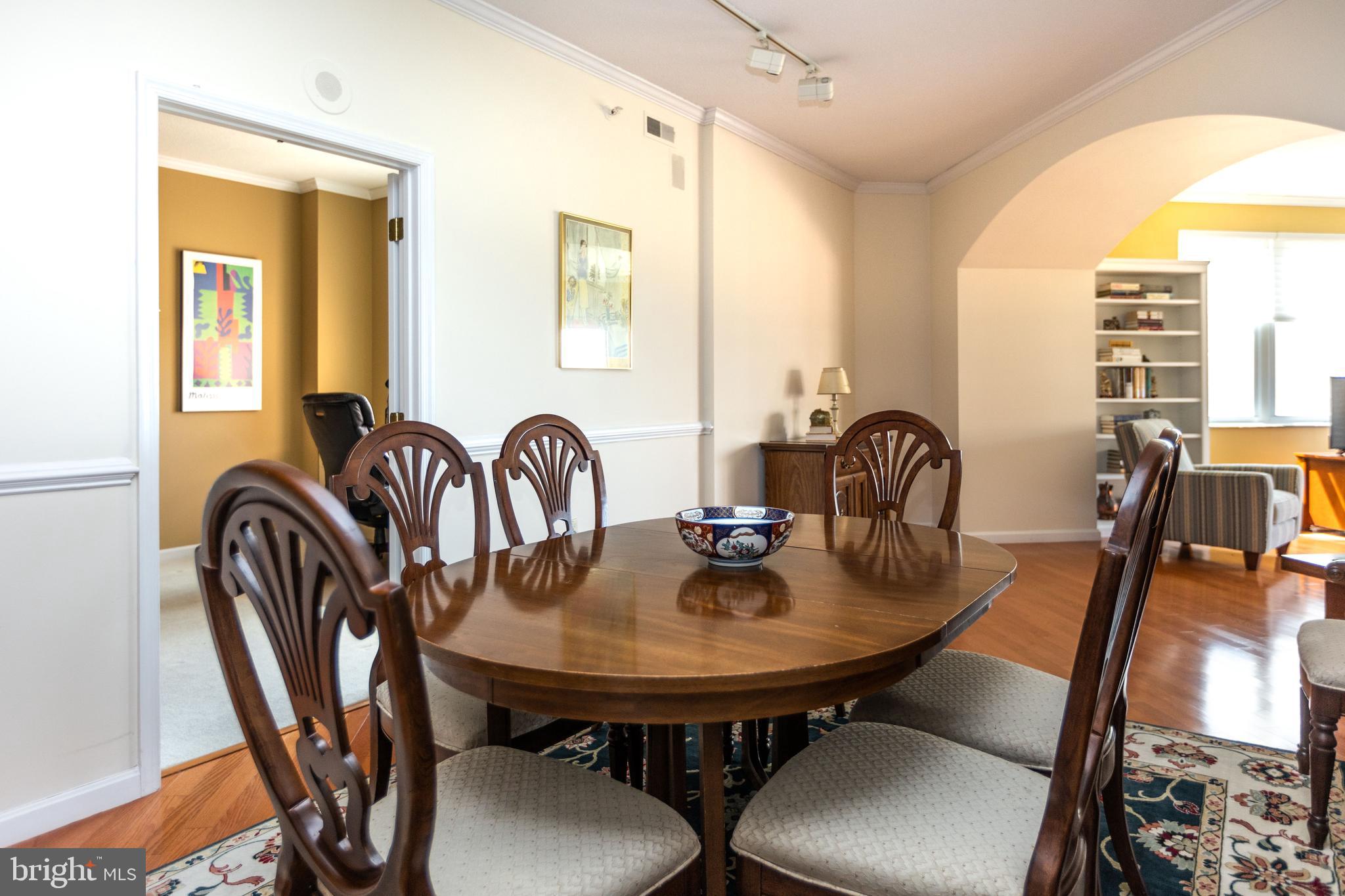 3801 Canterbury Road, Unit 816 Baltimore, MD 21218 - Photo 5 of 28 Dining room