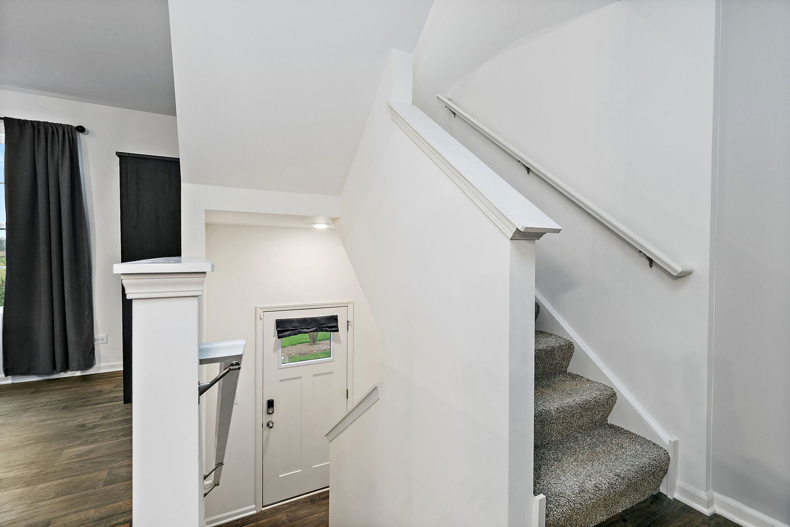 2563 BELLA Drive Pingree Grove, IL 60140 - Photo 14 of 38 a view of entryway