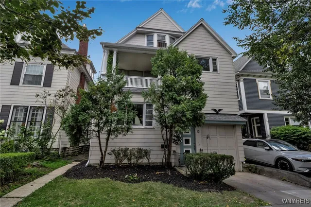 $450,000 | 34 St James Place, Buffalo, NY 14222