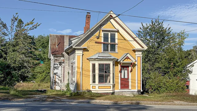 $90,000 | 29 Portland Road, Bridgton, ME 04009