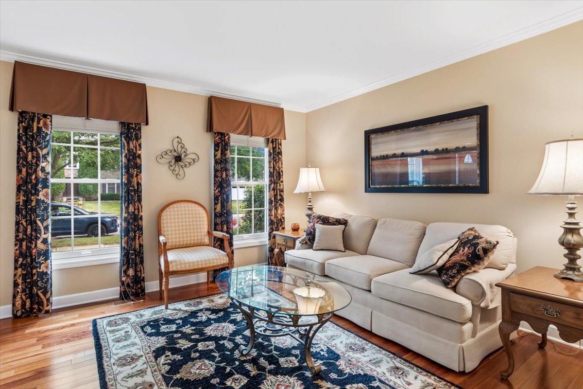2237 Keim Road Naperville, IL 60565 - Photo 8 of 26 Gallery Image 8