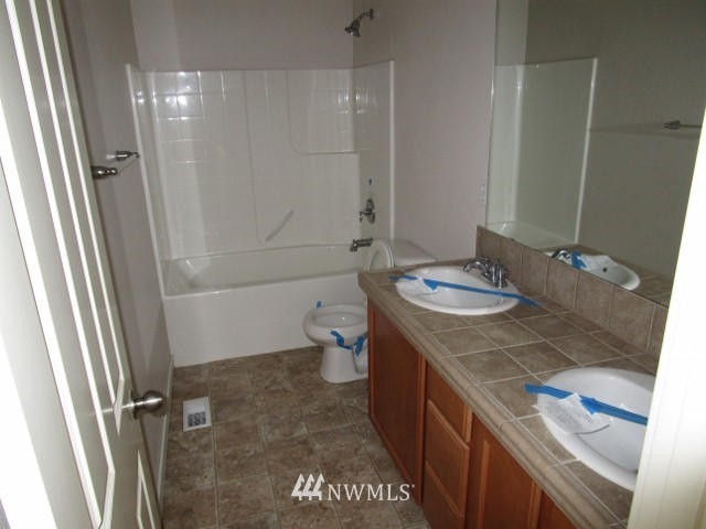 21910 42 Avenue Southeast Bothell, WA 98021 - Photo 15 of 24