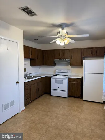 $1,650 | 238 Cameron Street, Berryville, VA 22611