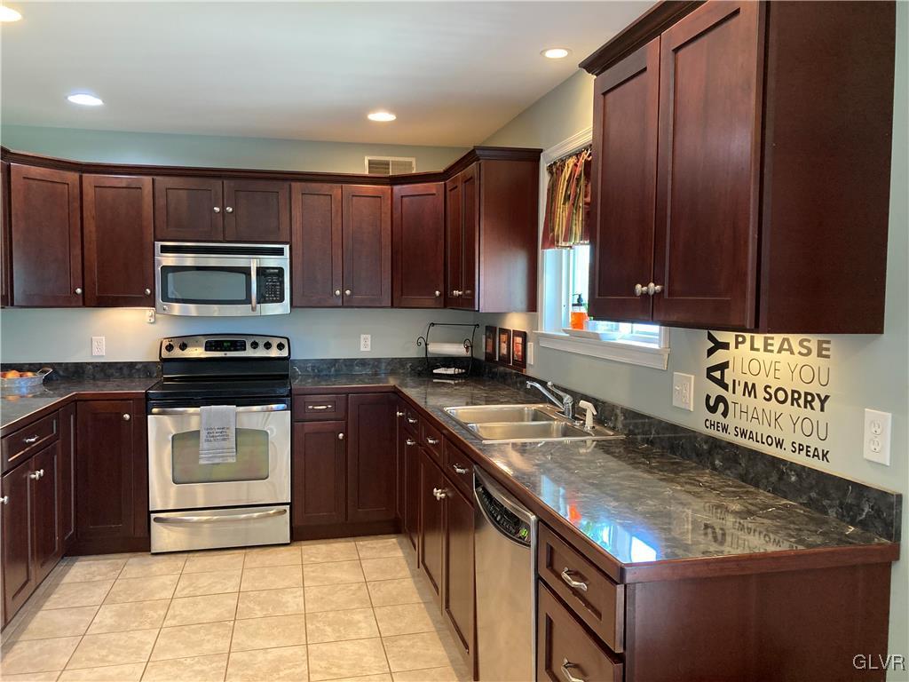40 Fernwood Road Bangor, PA 18013 - Photo 8 of 38 Gallery Image 8