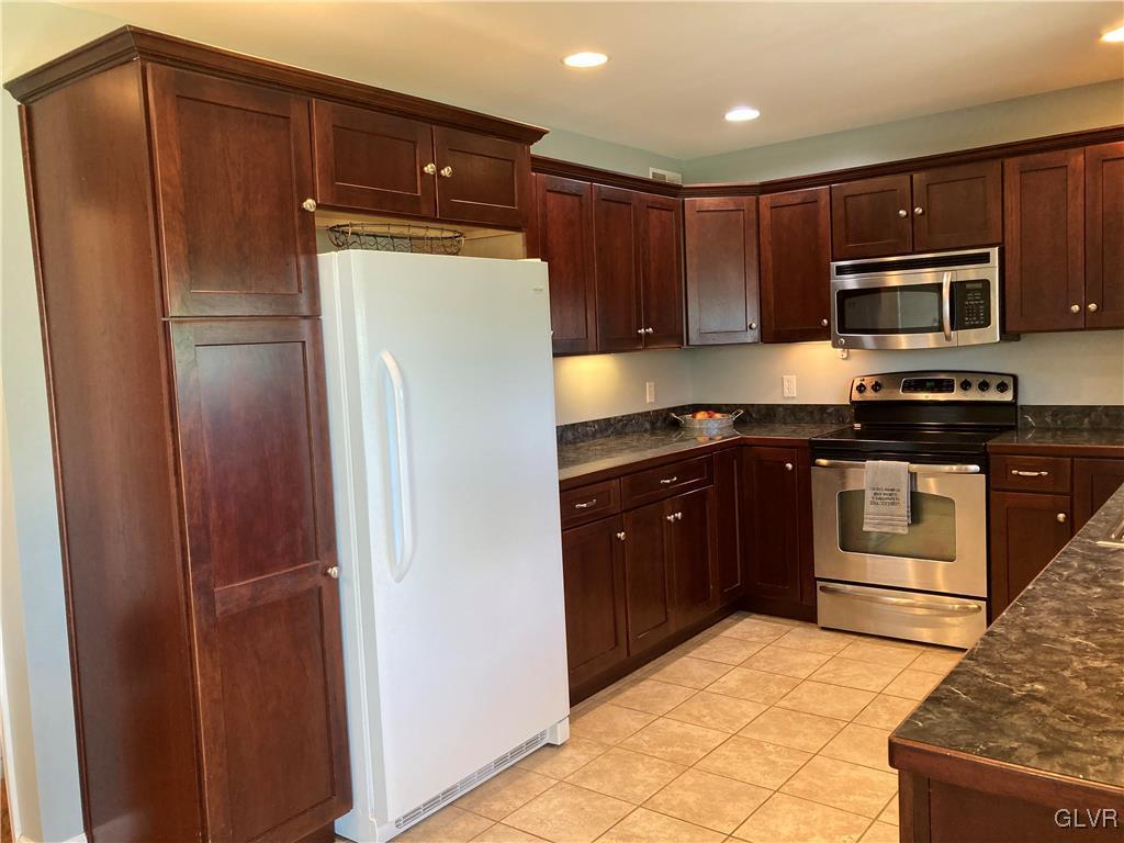40 Fernwood Road Bangor, PA 18013 - Photo 10 of 38 Gallery Image 10