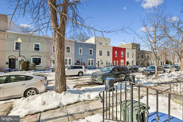 $3,900 | 1226 Carrollsburg Place Southwest, Washington, DC 20024