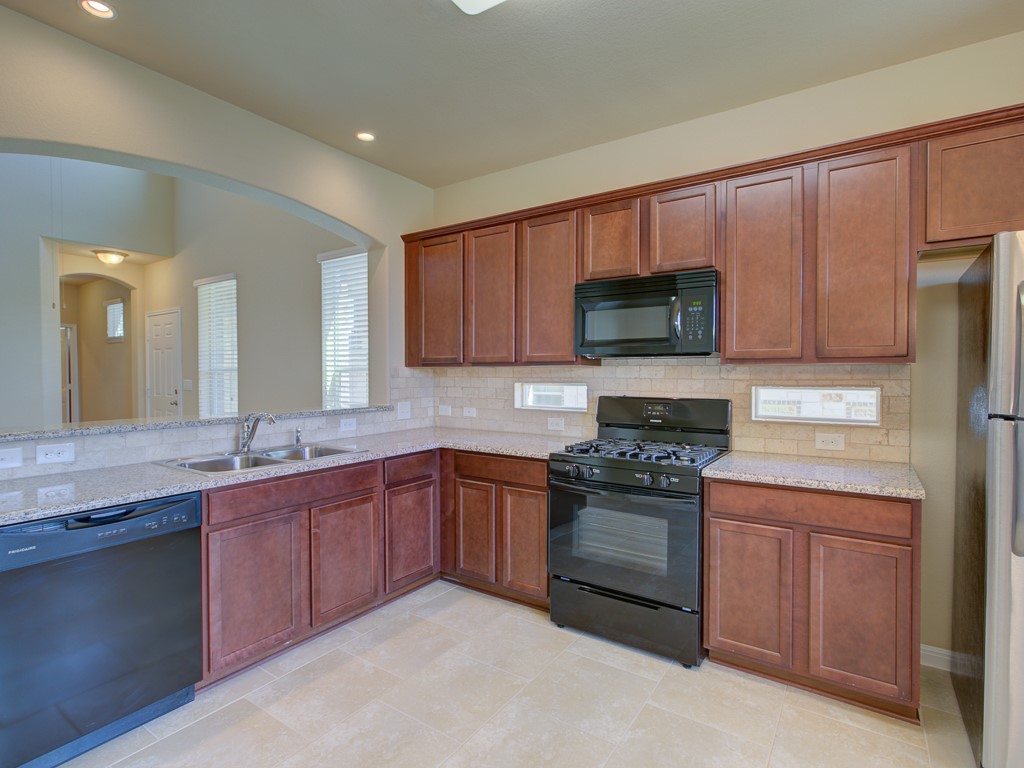 421 Epiphany Lane Pflugerville, TX 78660 - Photo 8 of 28