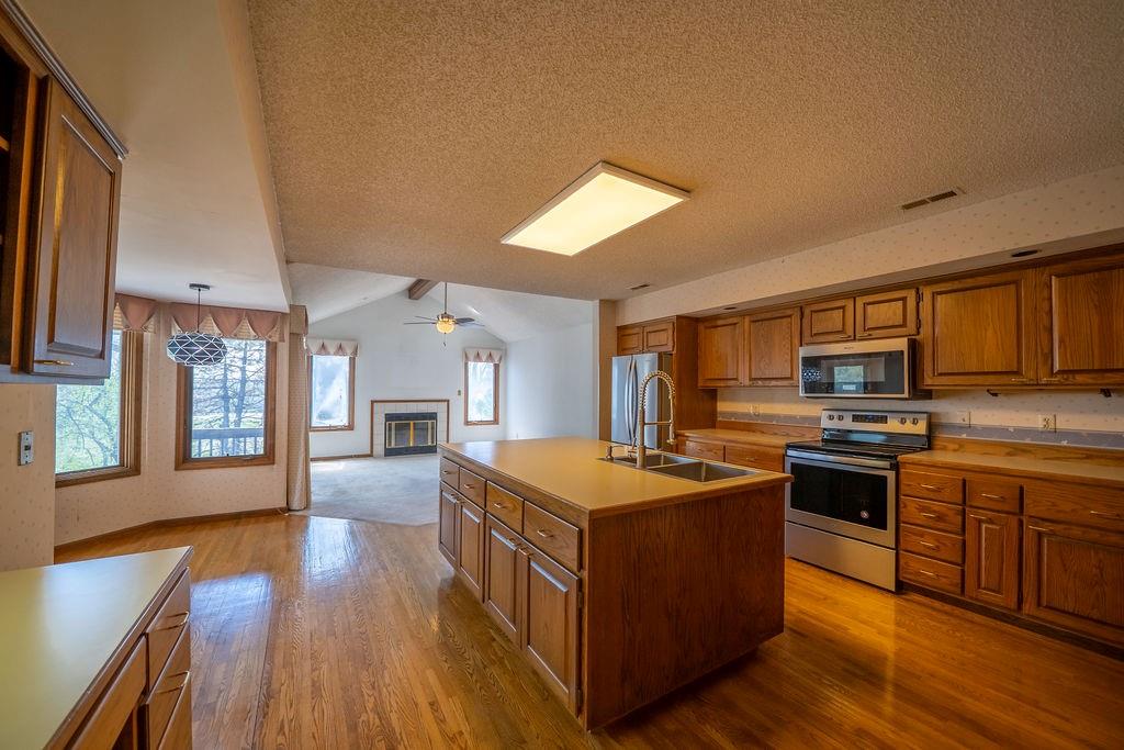 4141 Wimbledon Circle Lawrence, KS 66047 - Photo 18 of 65