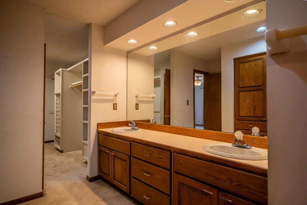 4141 Wimbledon Circle Lawrence, KS 66047 - Photo 28 of 65