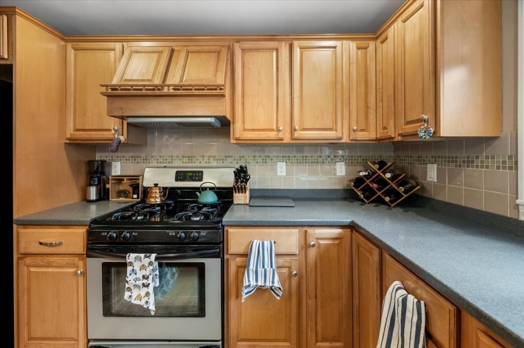 62 School Street Auburn, MA 01501 - Photo 17 of 41