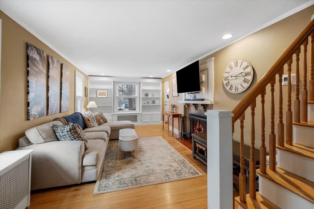 62 School Street Auburn, MA 01501 - Photo 10 of 41