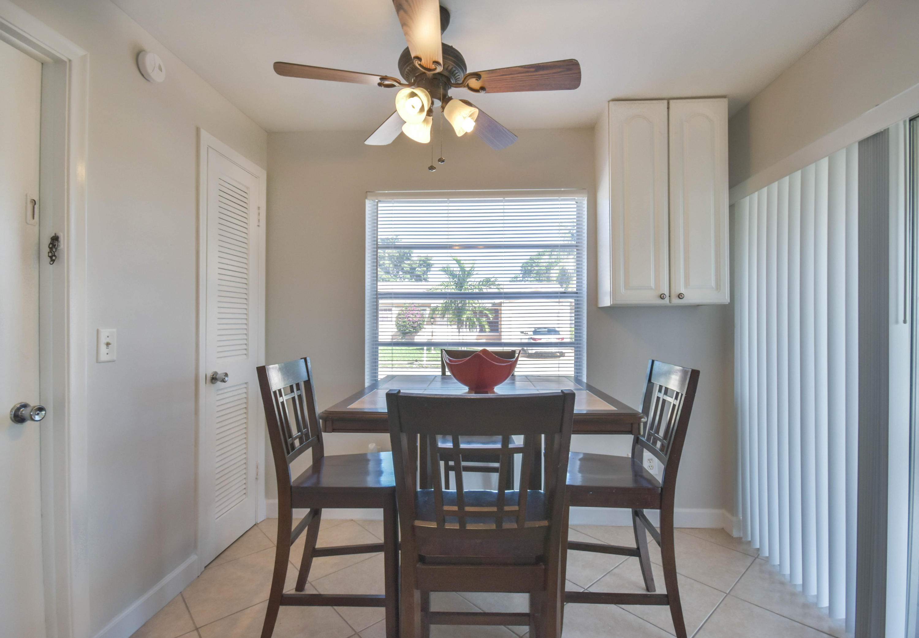 22706 Southwest 65th Terrace Boca Raton, FL 33428 - Photo 11 of 22 11-Dining in Kitchen