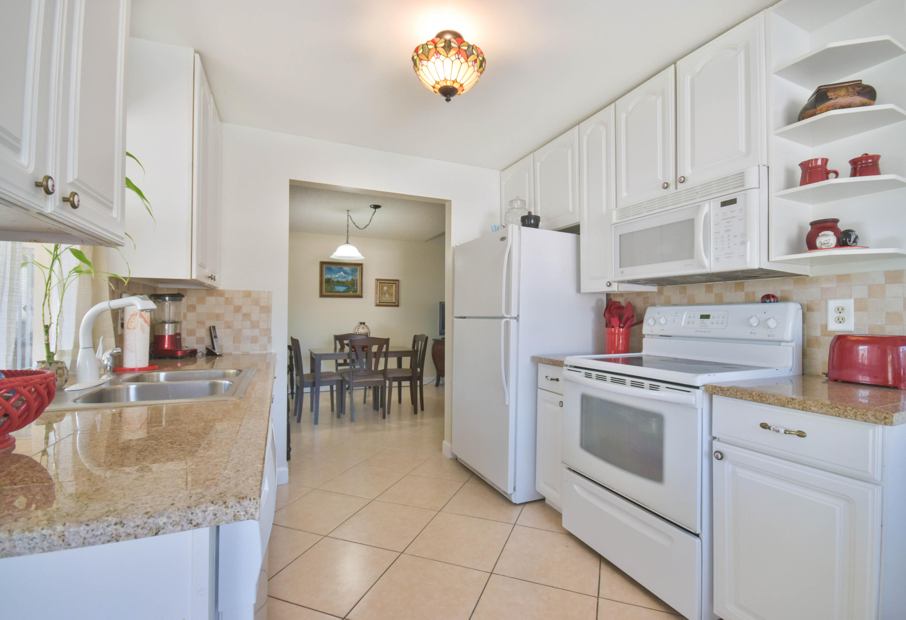 22706 Southwest 65th Terrace Boca Raton, FL 33428 - Photo 12 of 22 12-Kitchen